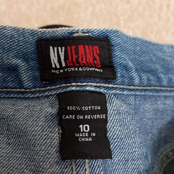 New York & Company glittery ladies size 10 jeans. - Picture 6 of 6